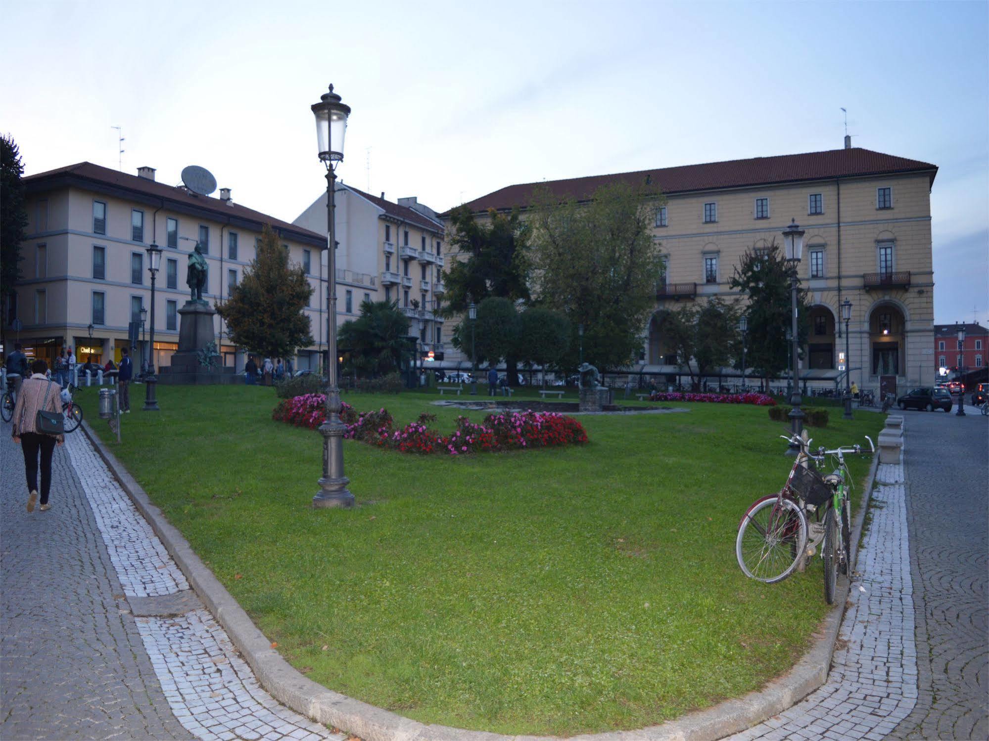 Hotel Stazione Novara Exterior photo
